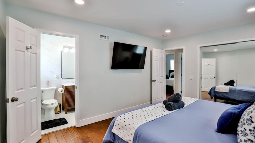 H&H Modern Lux 4Bd 1 King Suite 3 Queen Socal Disney Вестминстер Экстерьер фото