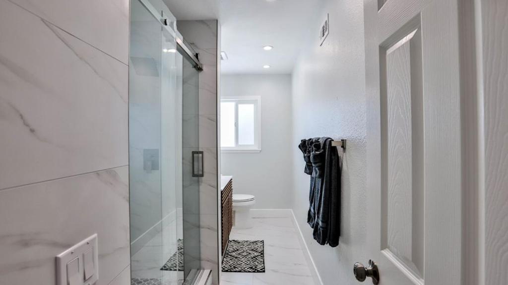 H&H Modern Lux 4Bd 1 King Suite 3 Queen Socal Disney Вестминстер Экстерьер фото