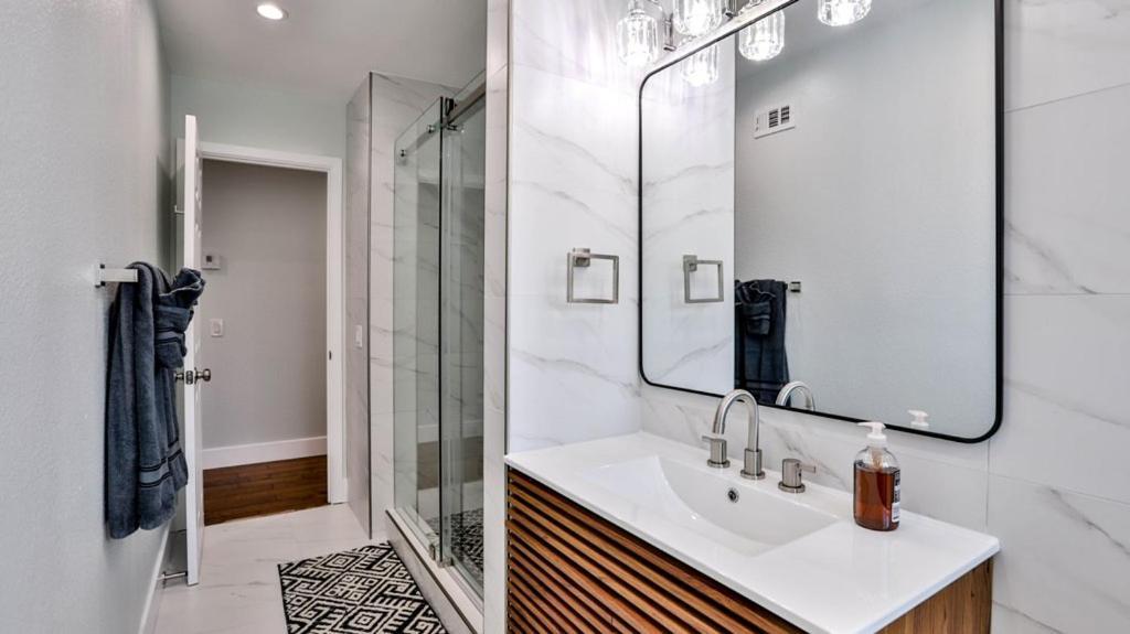H&H Modern Lux 4Bd 1 King Suite 3 Queen Socal Disney Вестминстер Экстерьер фото