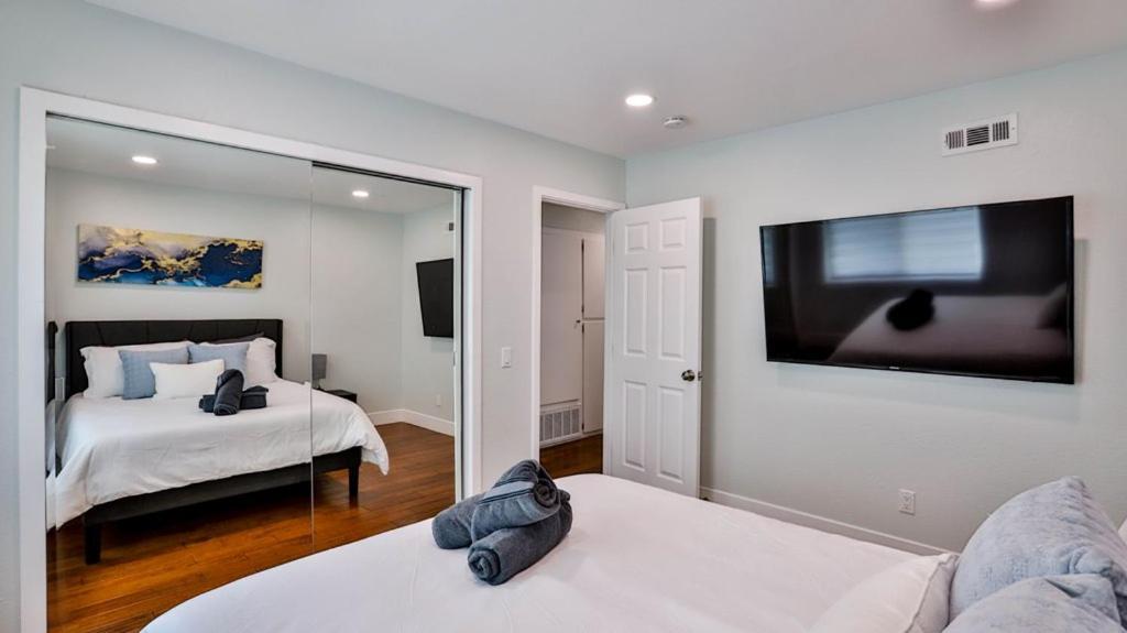 H&H Modern Lux 4Bd 1 King Suite 3 Queen Socal Disney Вестминстер Экстерьер фото