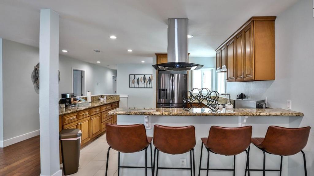 H&H Modern Lux 4Bd 1 King Suite 3 Queen Socal Disney Вестминстер Экстерьер фото