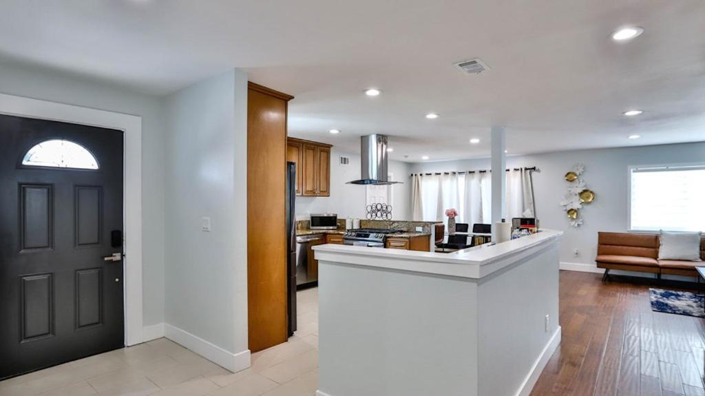 H&H Modern Lux 4Bd 1 King Suite 3 Queen Socal Disney Вестминстер Экстерьер фото