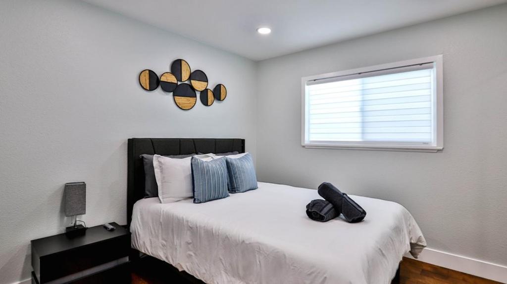 H&H Modern Lux 4Bd 1 King Suite 3 Queen Socal Disney Вестминстер Экстерьер фото
